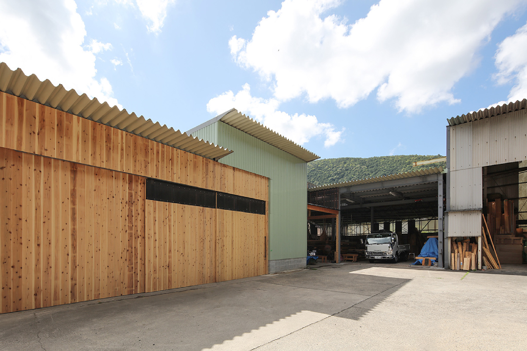 工場 建築工房 家具工房 株式会社洛 RAKU & Amber furniture