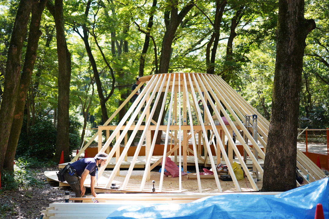 森の中の構造物 建築 アート デザイン 施工