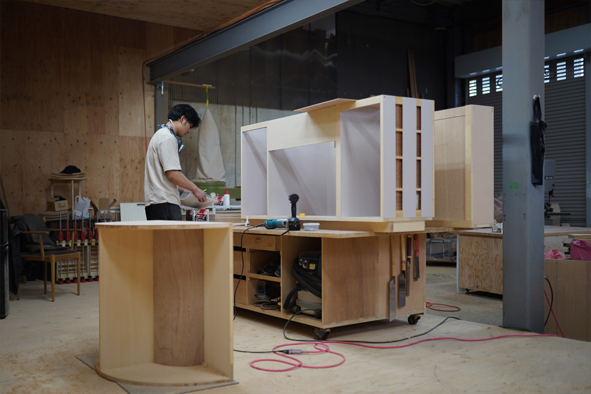 RAKU工場　造作カウンターの製作