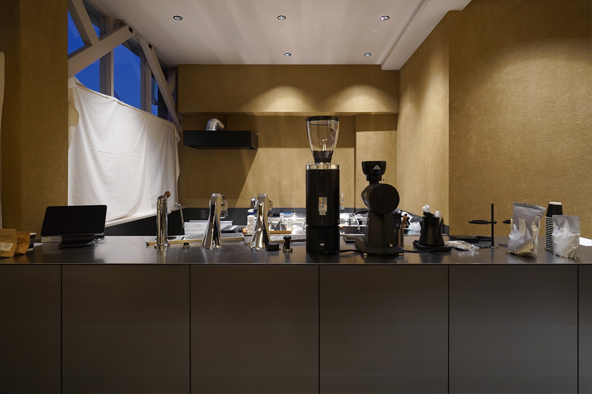 ステンレスカウンター、鉄板腰壁