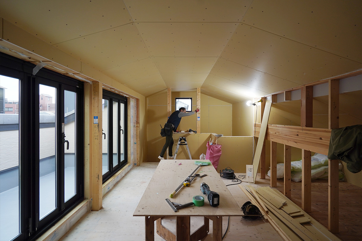 新築テナント2F 大工工事開始